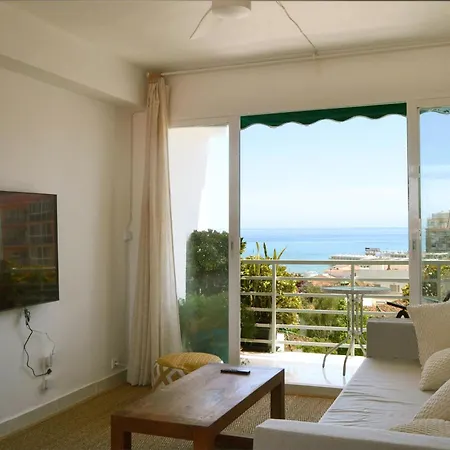 아파트 Light-filled With Sea Views *