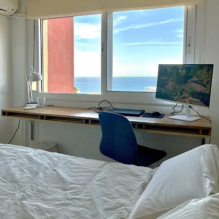 아파트 Light-filled With Sea Views *